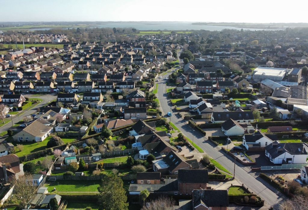 Property photo 2 of 23