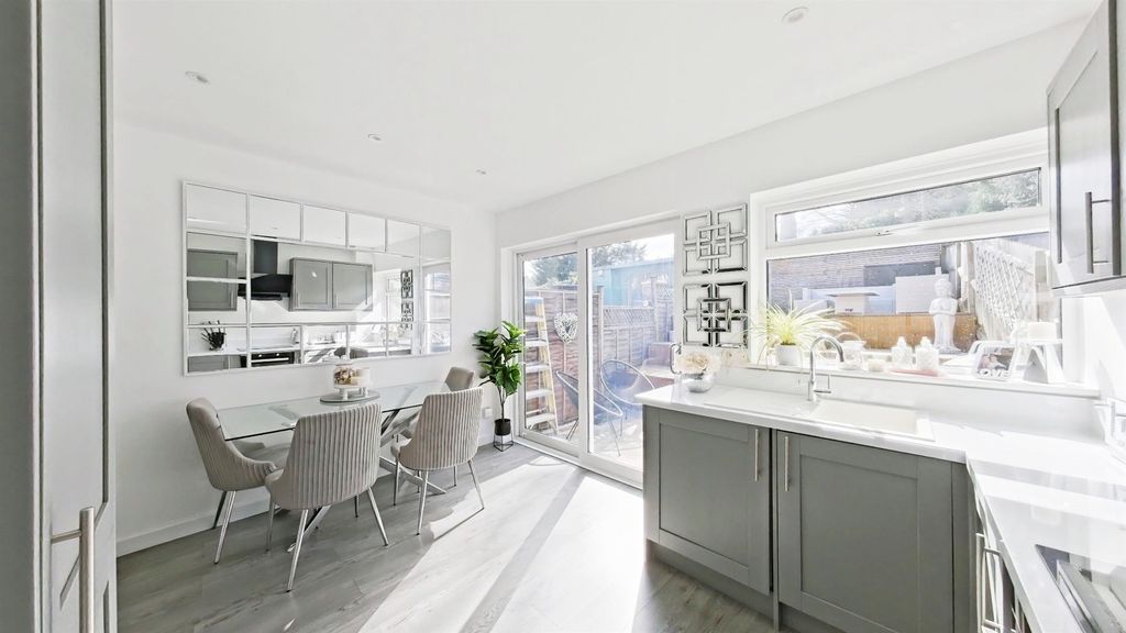 Property photo 1 of 12 Diner.Jpg