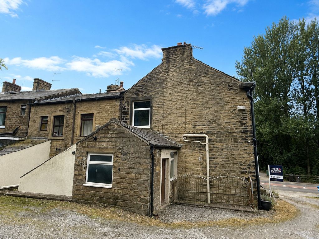 Property photo 1 of 17 External