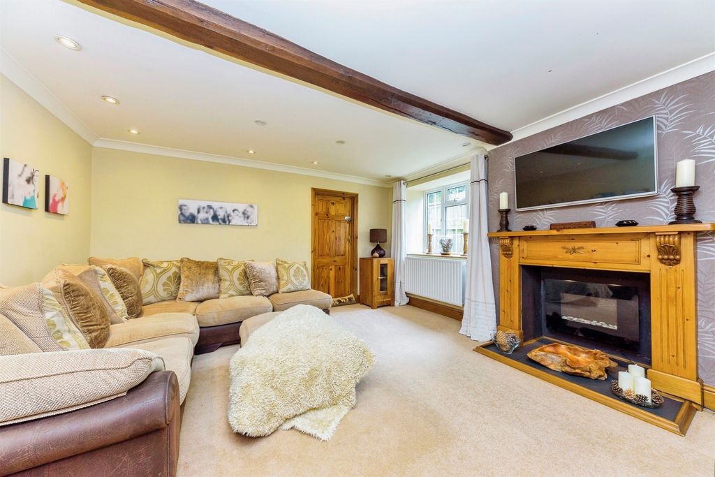 Property photo 3 of 19