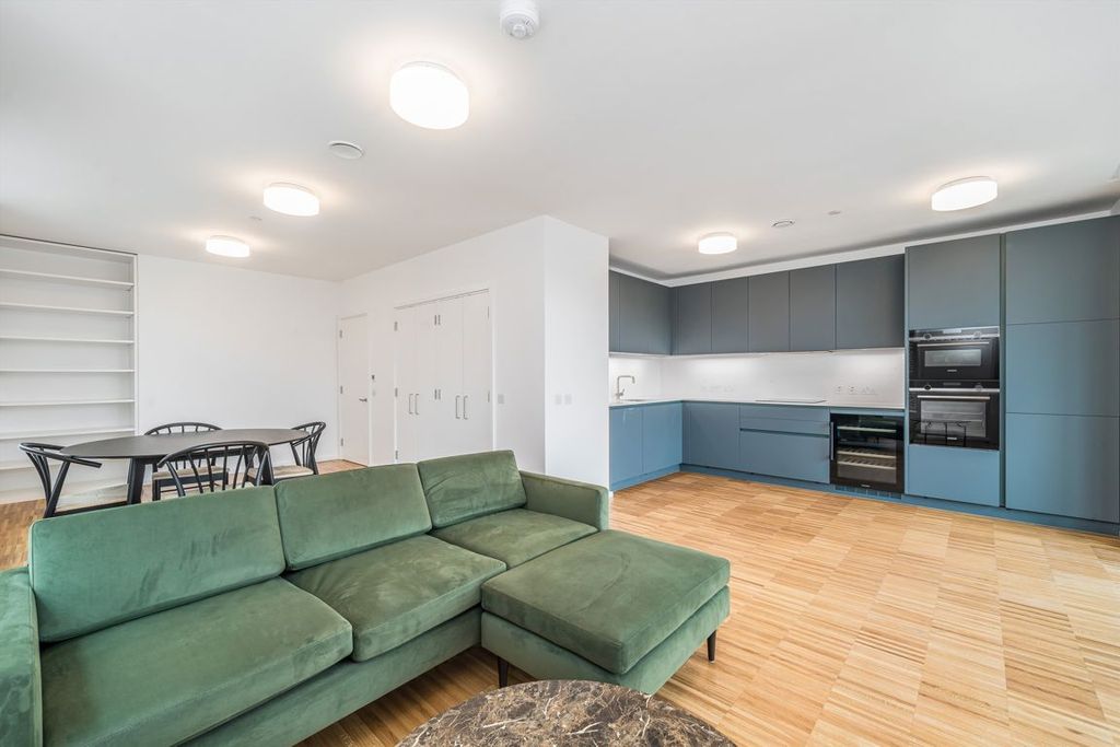 Property photo 3 of 7