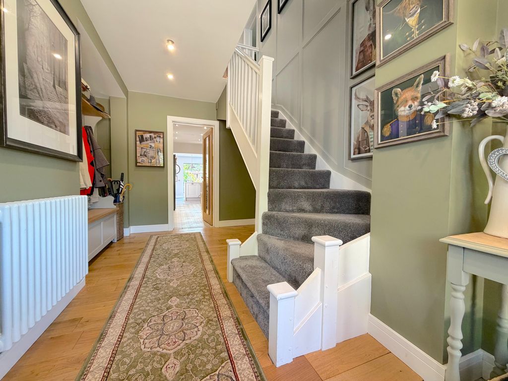 Property photo 2 of 40