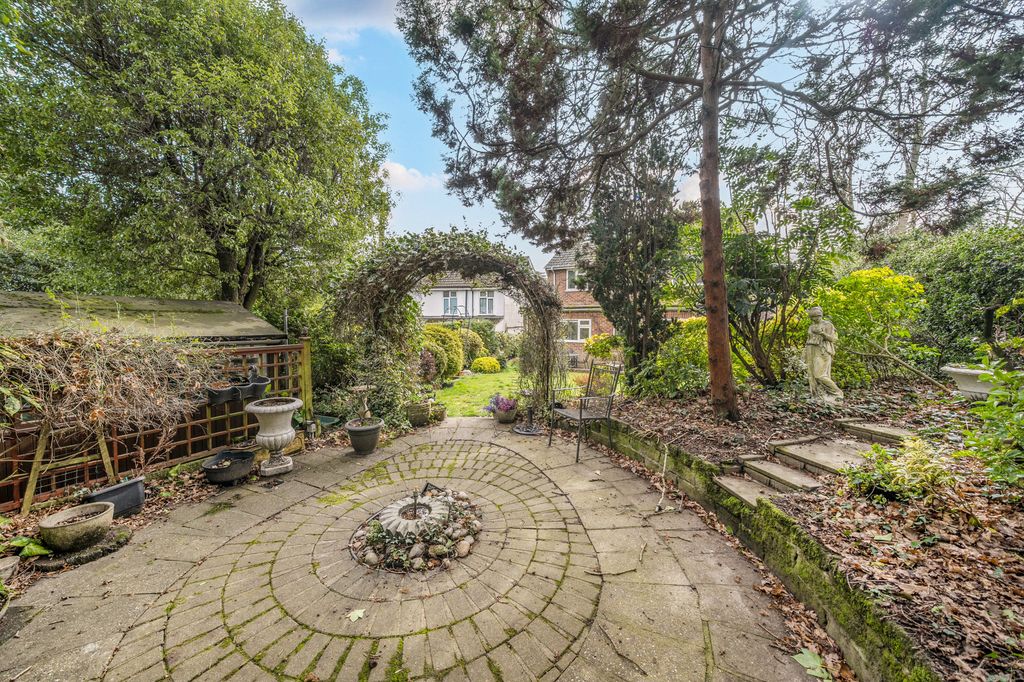 Additional image 20 of 5 bed detached house for saleRectory Road, Farnborough GU14