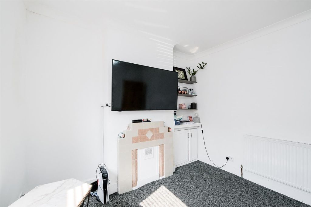 Property photo 3 of 22 36 Adine Road-7_Web.Jpg