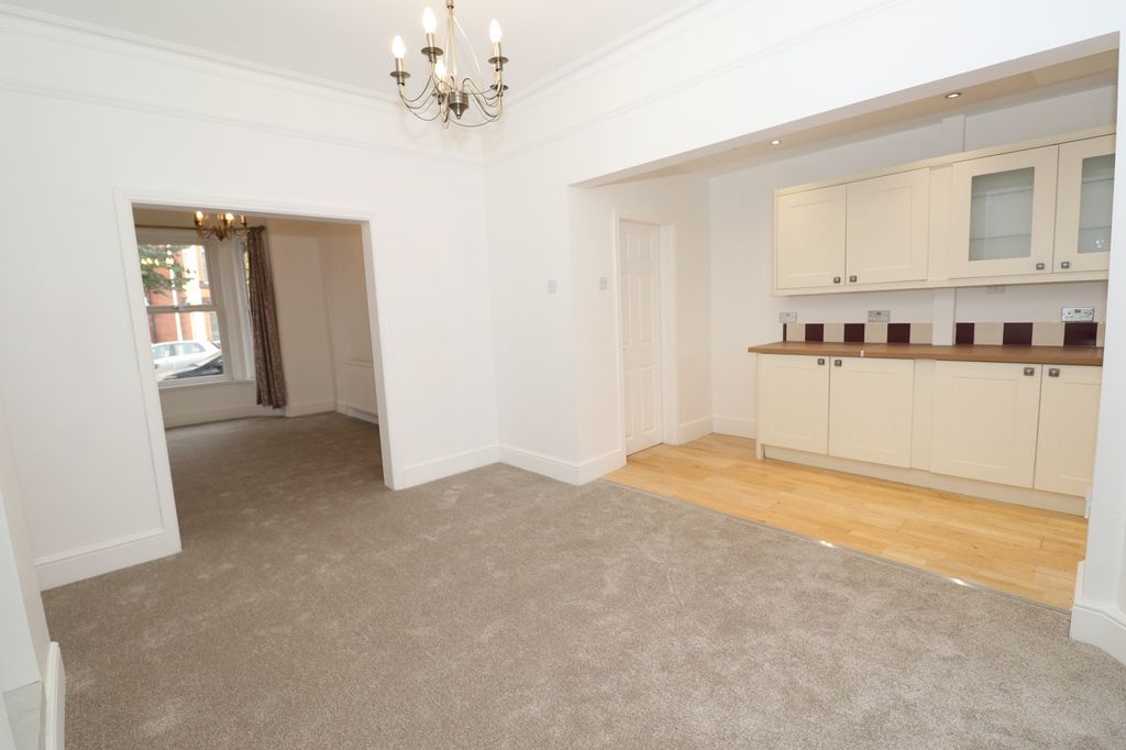 Property photo 2 of 13 Kitchen-Lounge Open Plan