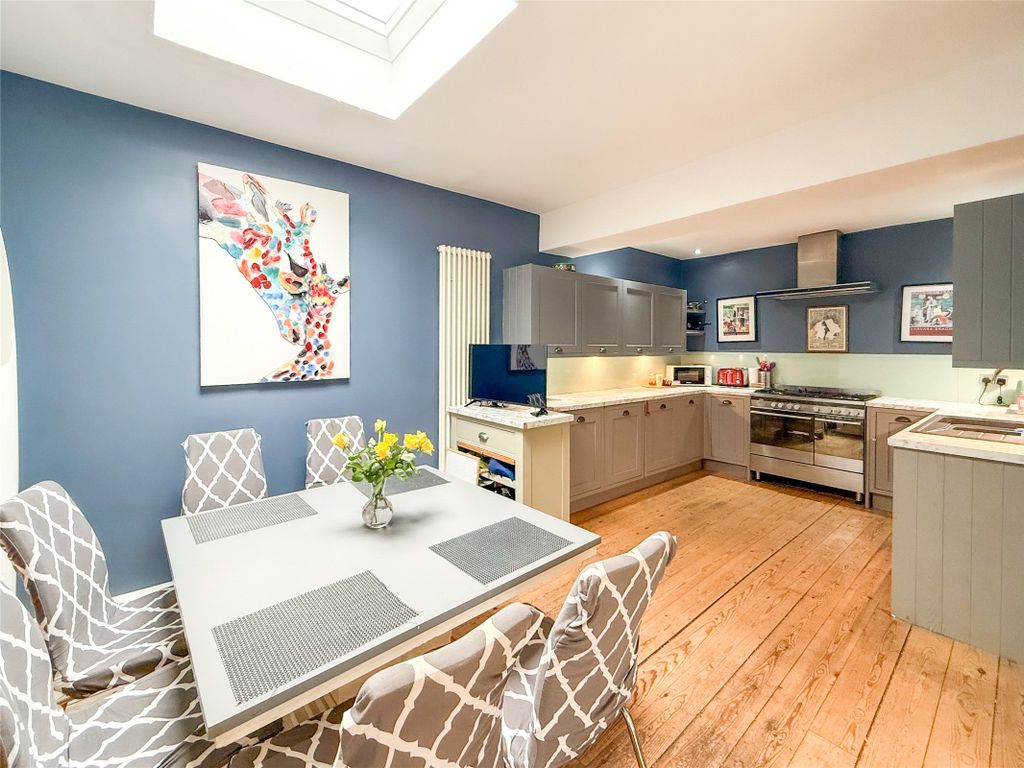 Property photo 2 of 23 Dining Kitchen