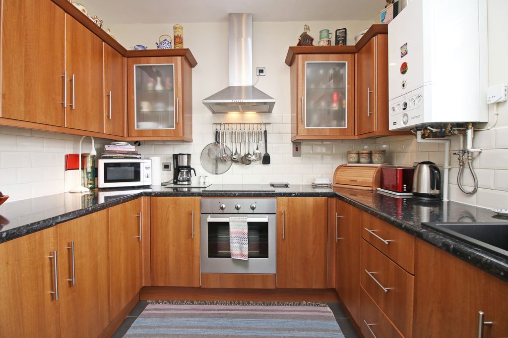Property photo 3 of 12