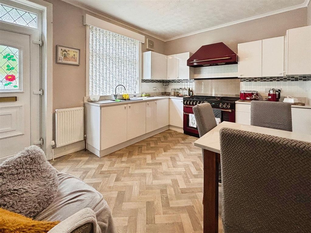 Property photo 3 of 20 Kitchen/Diner