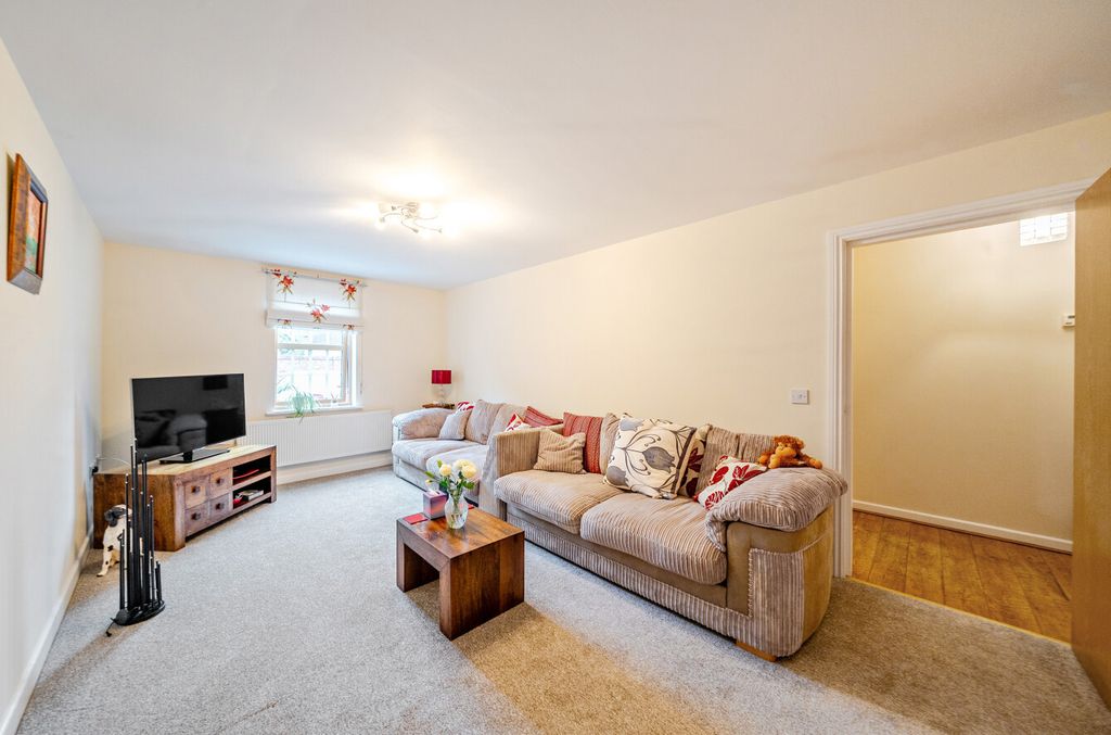 Property photo 3 of 19 1332555-17-68A2Ec...