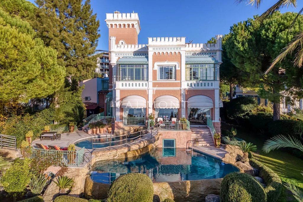 Property photo 1 of 28 Iconic Waterfront Villa On The Cap d’Antibes