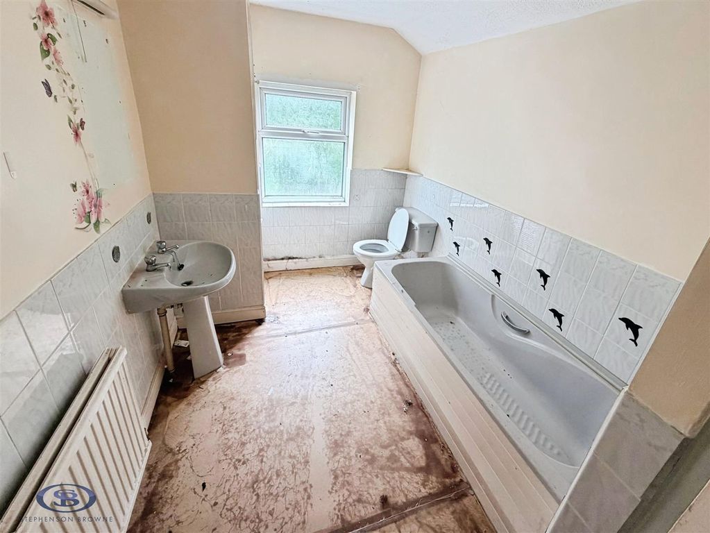 Property photo 3 of 10 558810De-Ramsbott.Jpg
