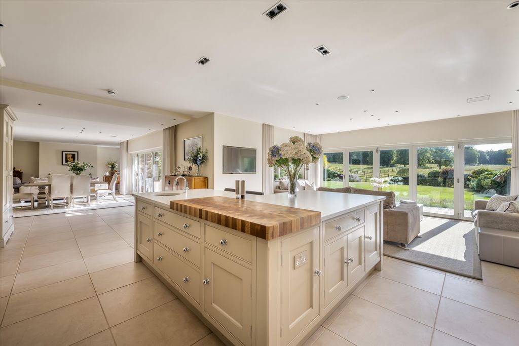 Property photo 2 of 46 Image