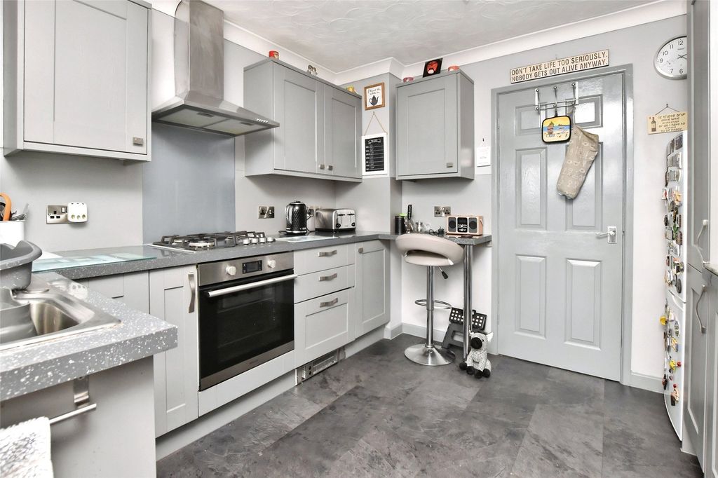 Property photo 3 of 17 3 - Kitchen