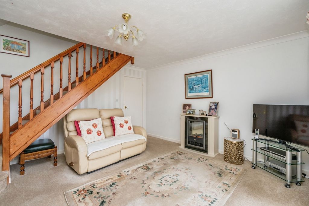 Property photo 2 of 17 Photo