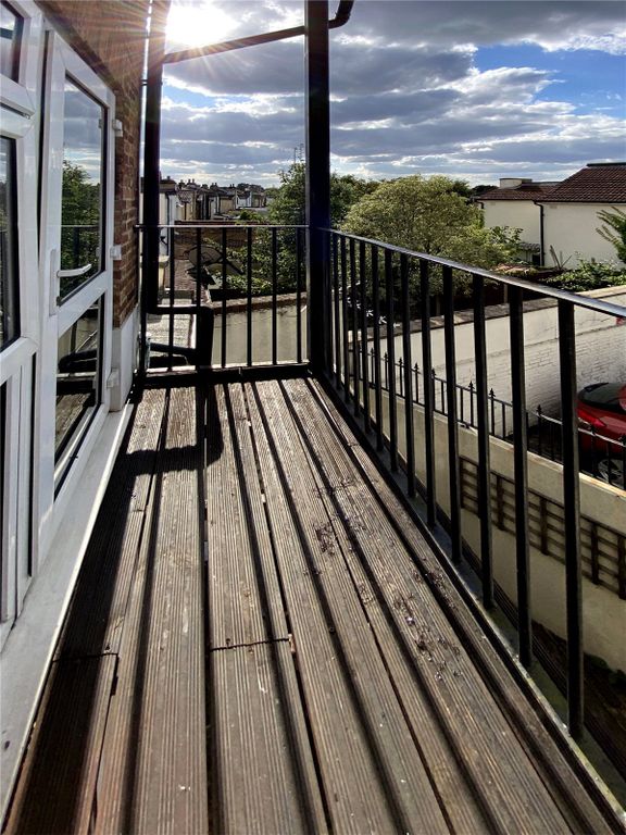 Property photo 3 of 13 Picture No. 12
