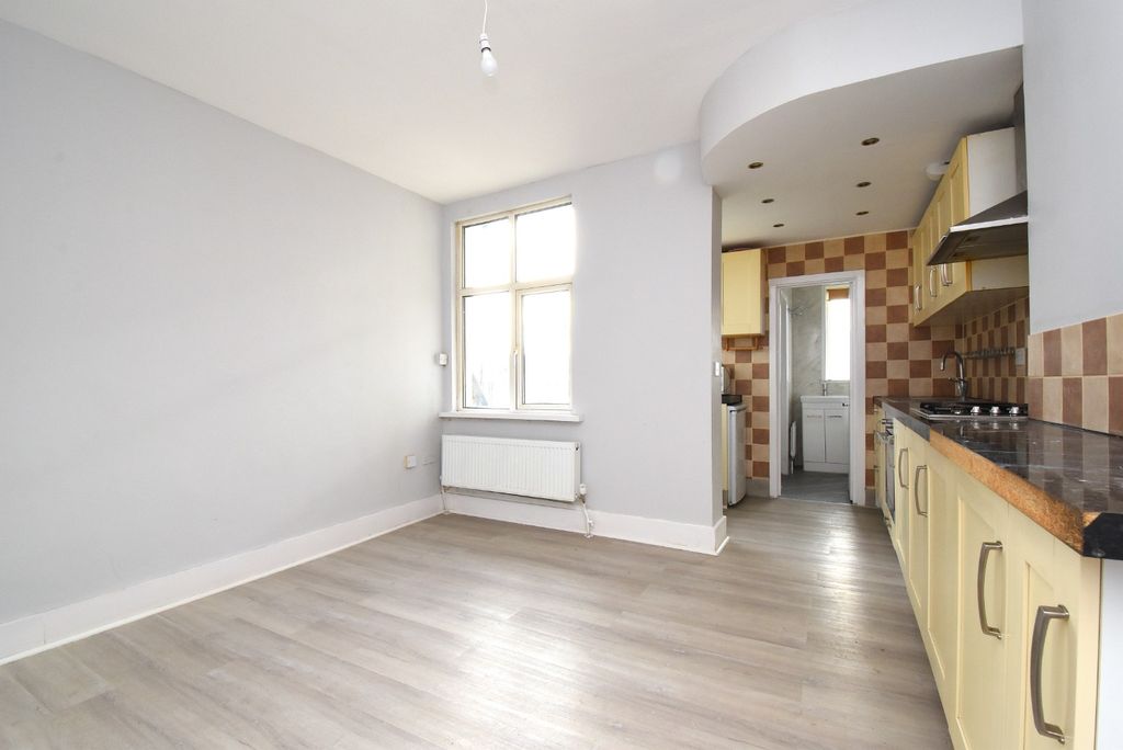 Property photo 3 of 6 5349492