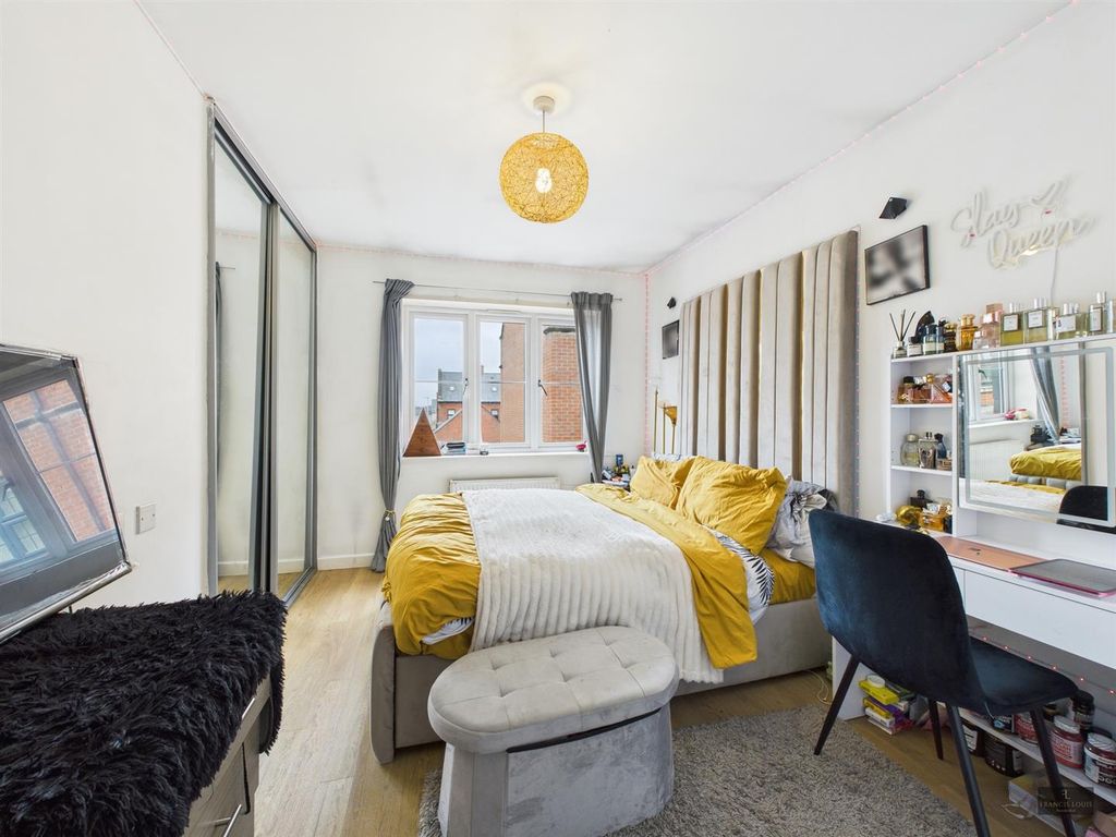 Property photo 3 of 10 Cam02887G0-Pr0439-Still001.Jpg