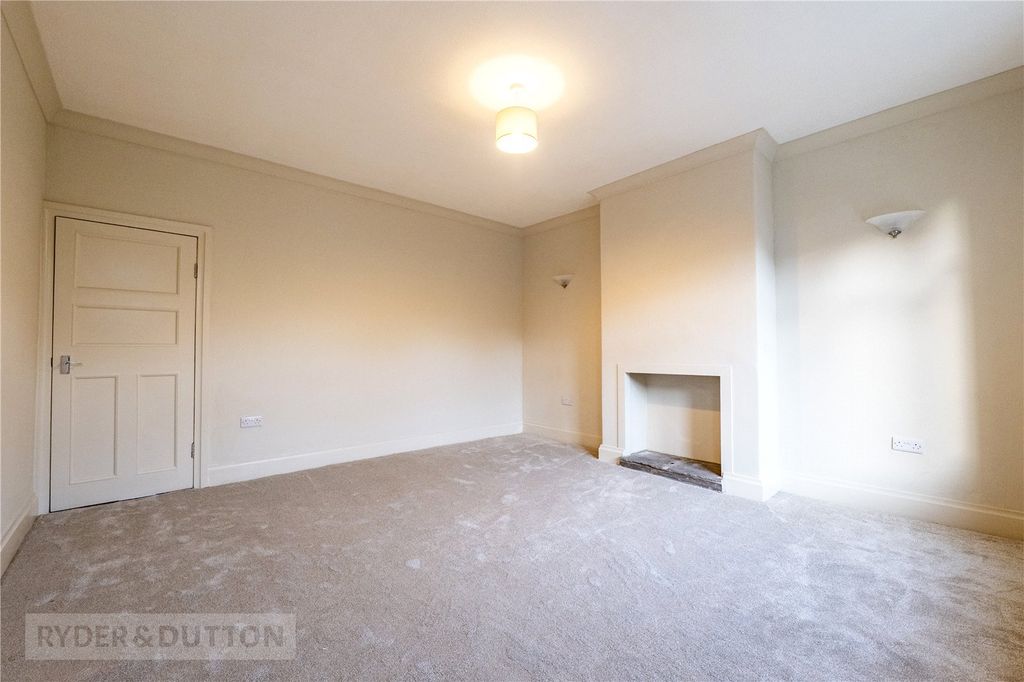 Property photo 3 of 17 Living Room