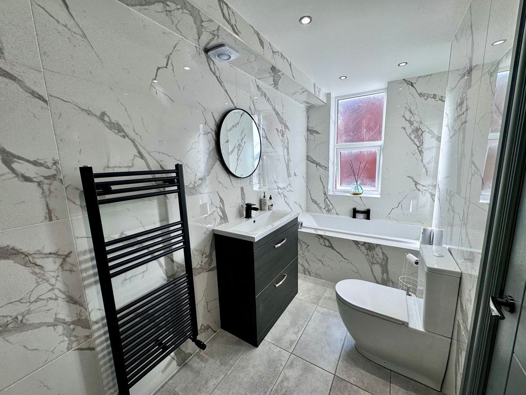 Additional image 10 of 3 bed maisonette to rentLiverpool Road, Southport PR8