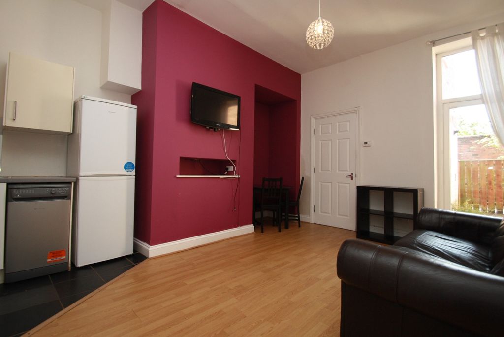 Property photo 1 of 7 3987430