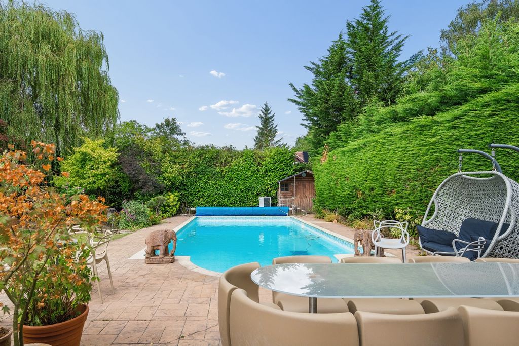 Property photo 3 of 25 Patio/Pool