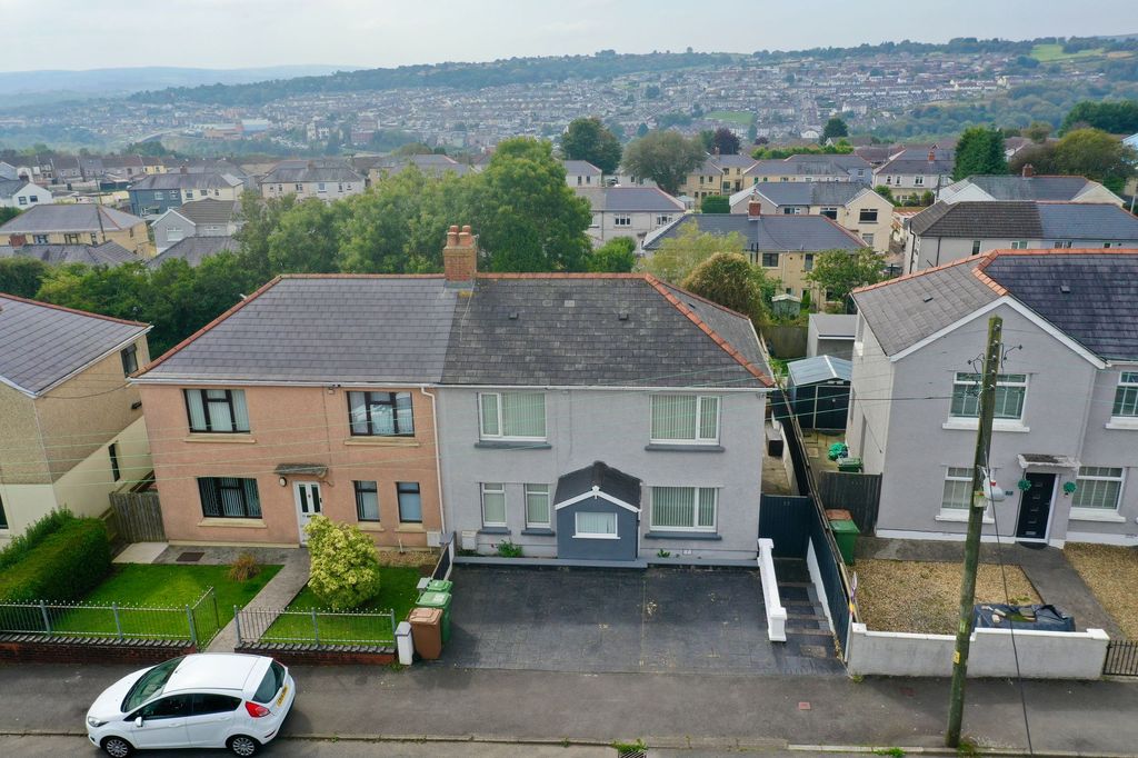 Property photo 1 of 41