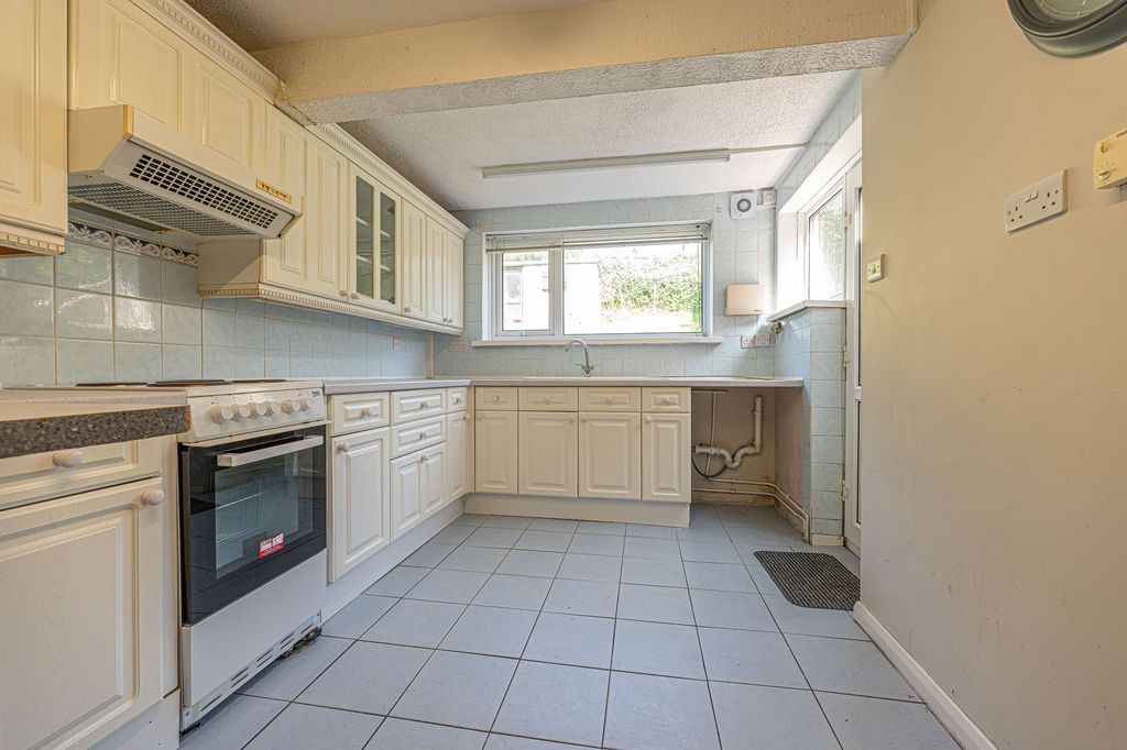 Property photo 3 of 23