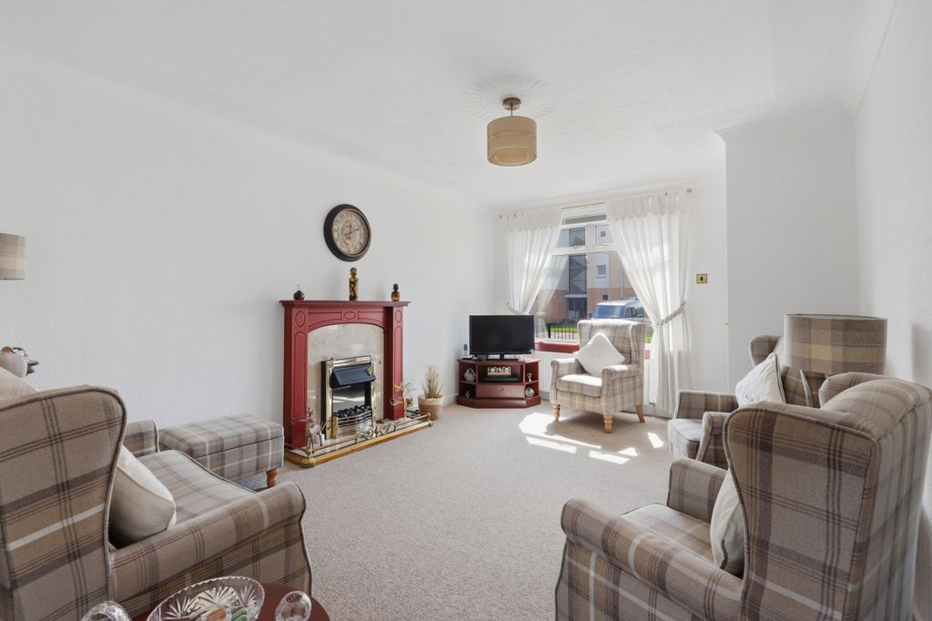 Property photo 2 of 23