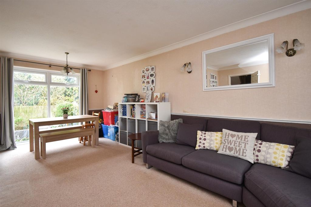 Property photo 2 of 20 Living Dining Room