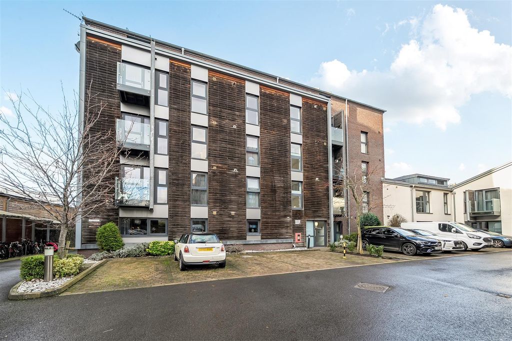 Property photo 1 of 12 1389267-3-69456A44870d0.Jpg