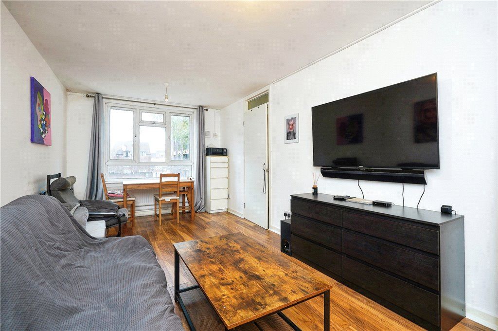 Property photo 2 of 15 Lounge