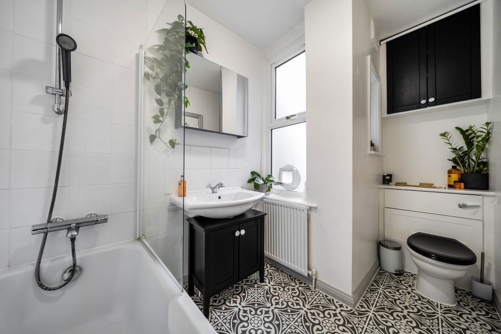 Property photo 3 of 12 1415226-6-698F30c...