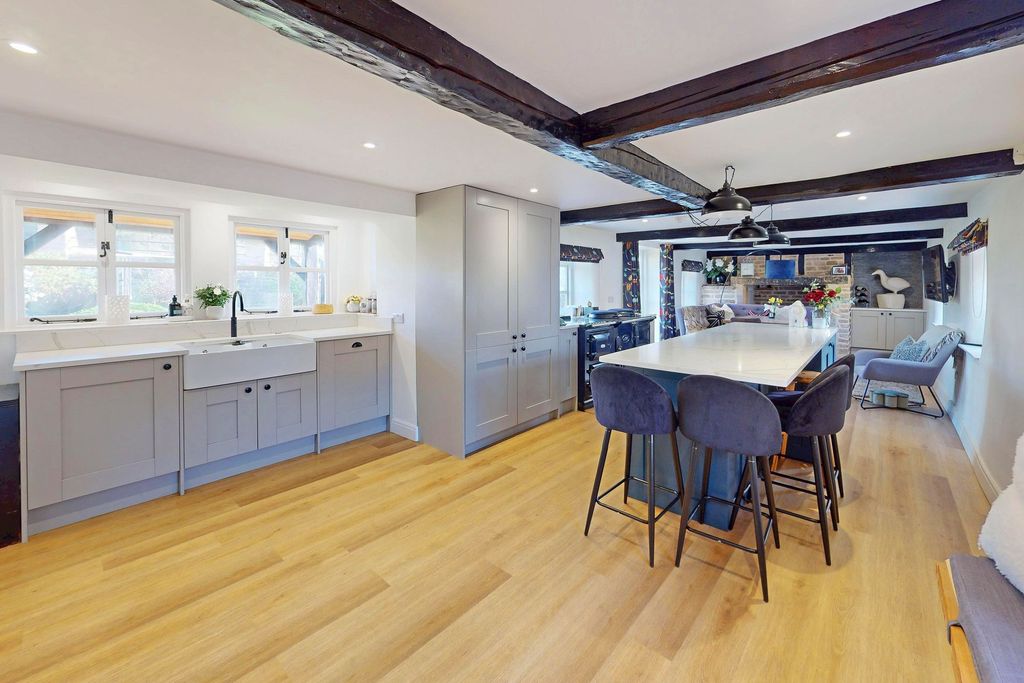 Property photo 2 of 24