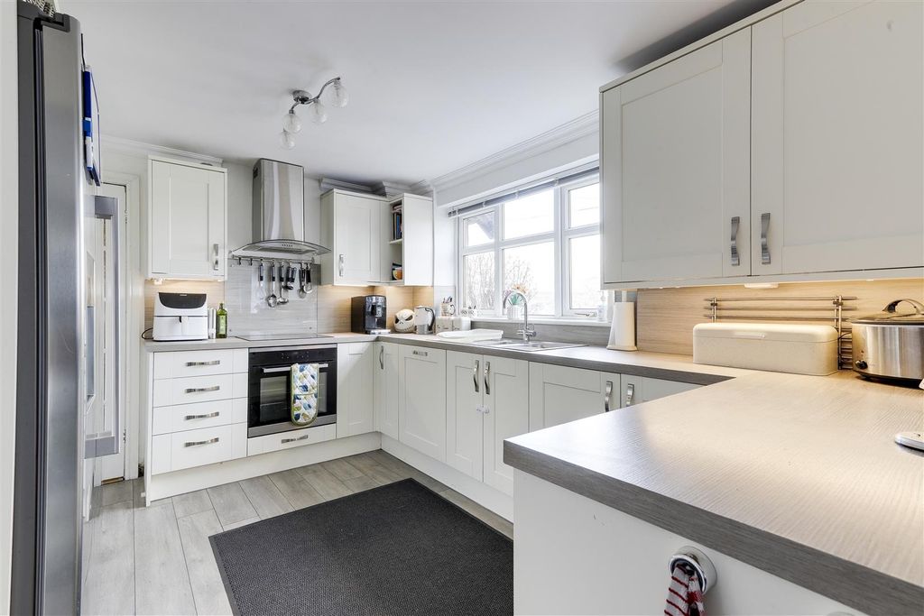 Property photo 3 of 31 4014.Jpg