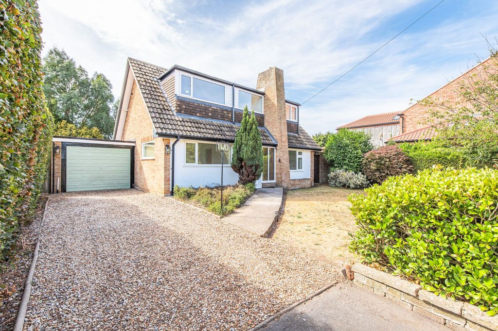 Property photo 1 of 18