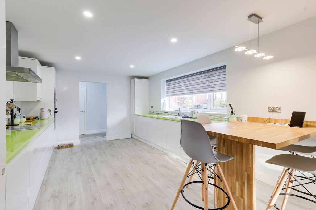 Property photo 2 of 16 Kitchen