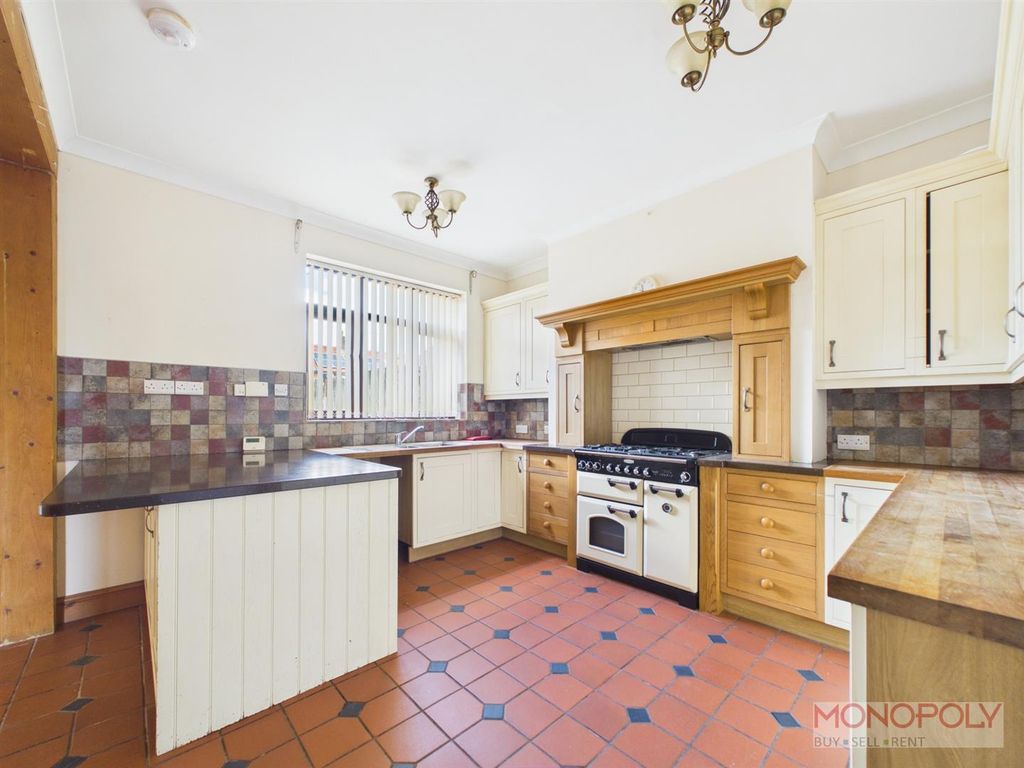 Property photo 2 of 27 Cam03815G0-Pr0454-Still004.Jpg