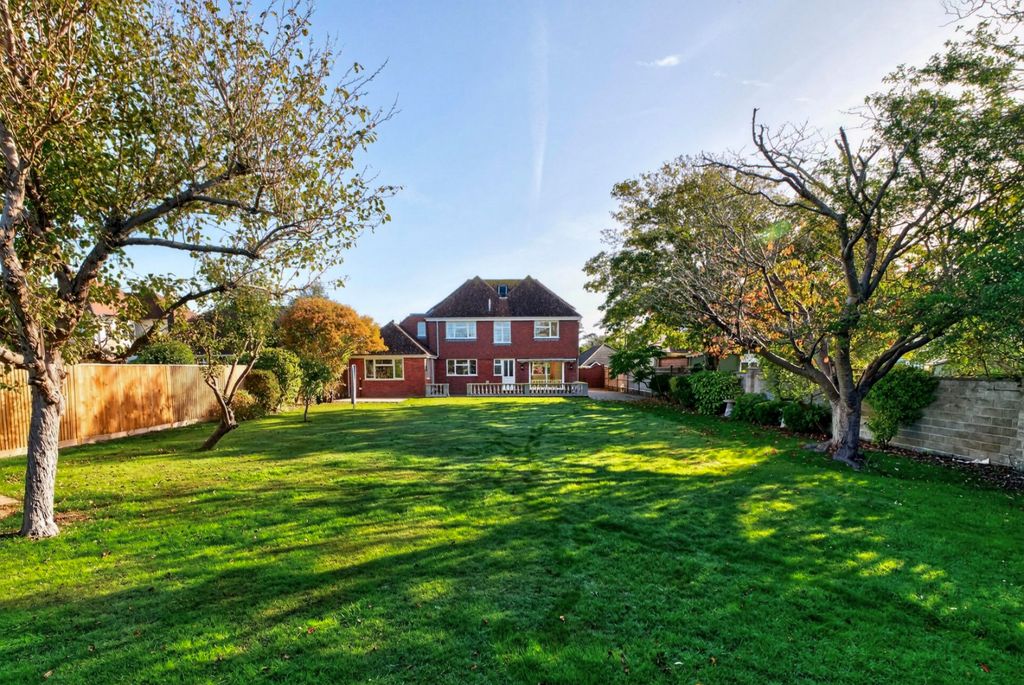 Property photo 3 of 44 Picture No. 32