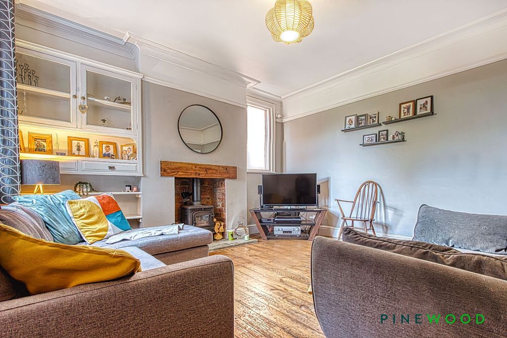 Property photo 2 of 26 Lounge