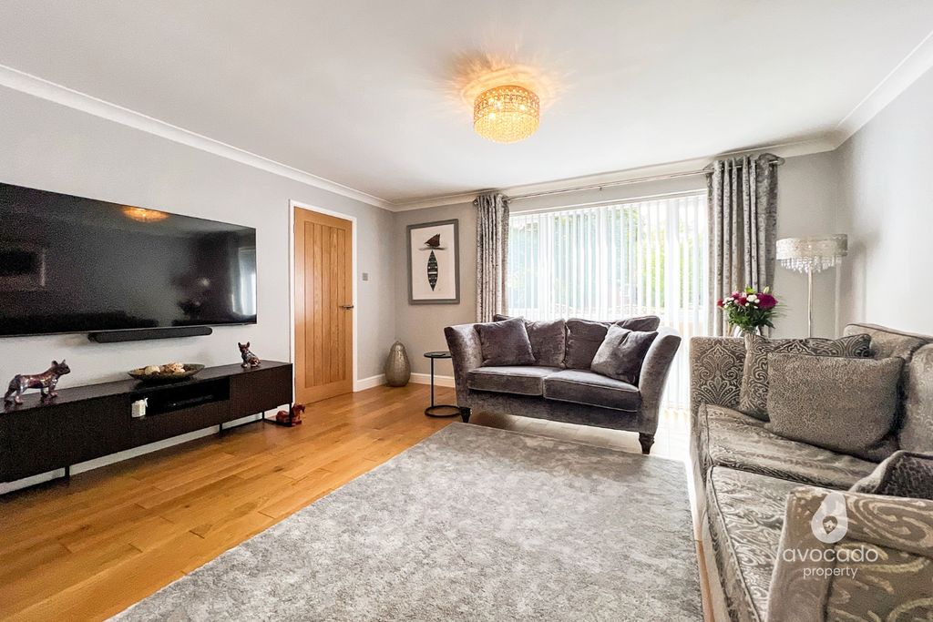 Property photo 2 of 15 4428202