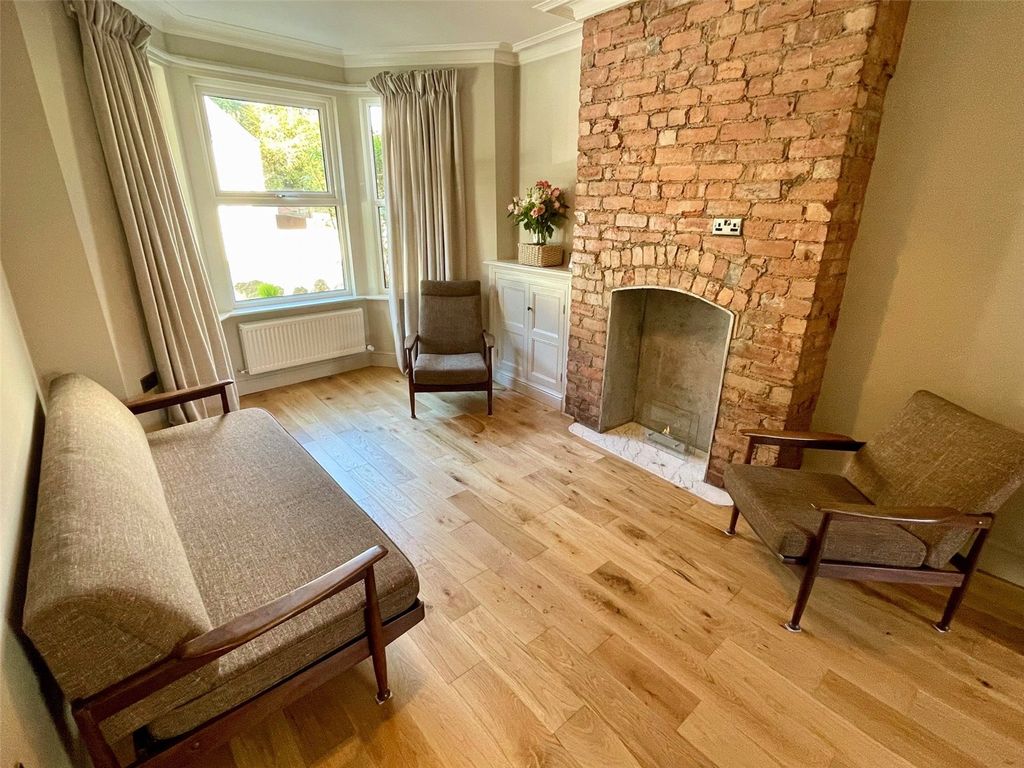 Property photo 1 of 31 Living Room