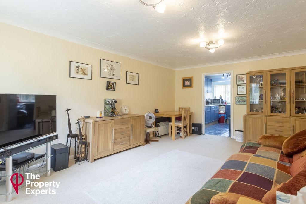 Property photo 3 of 11