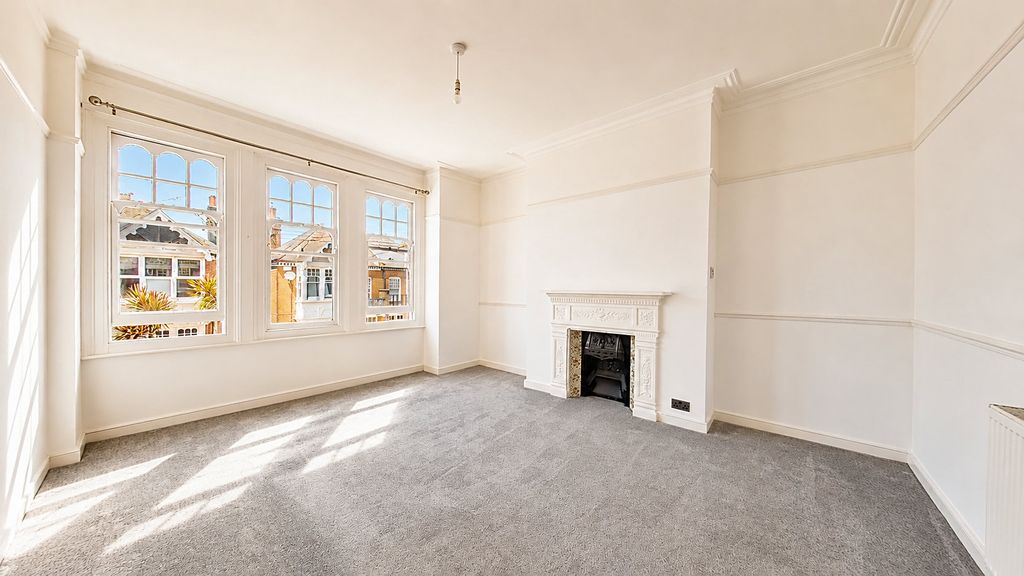 Property photo 2 of 6
