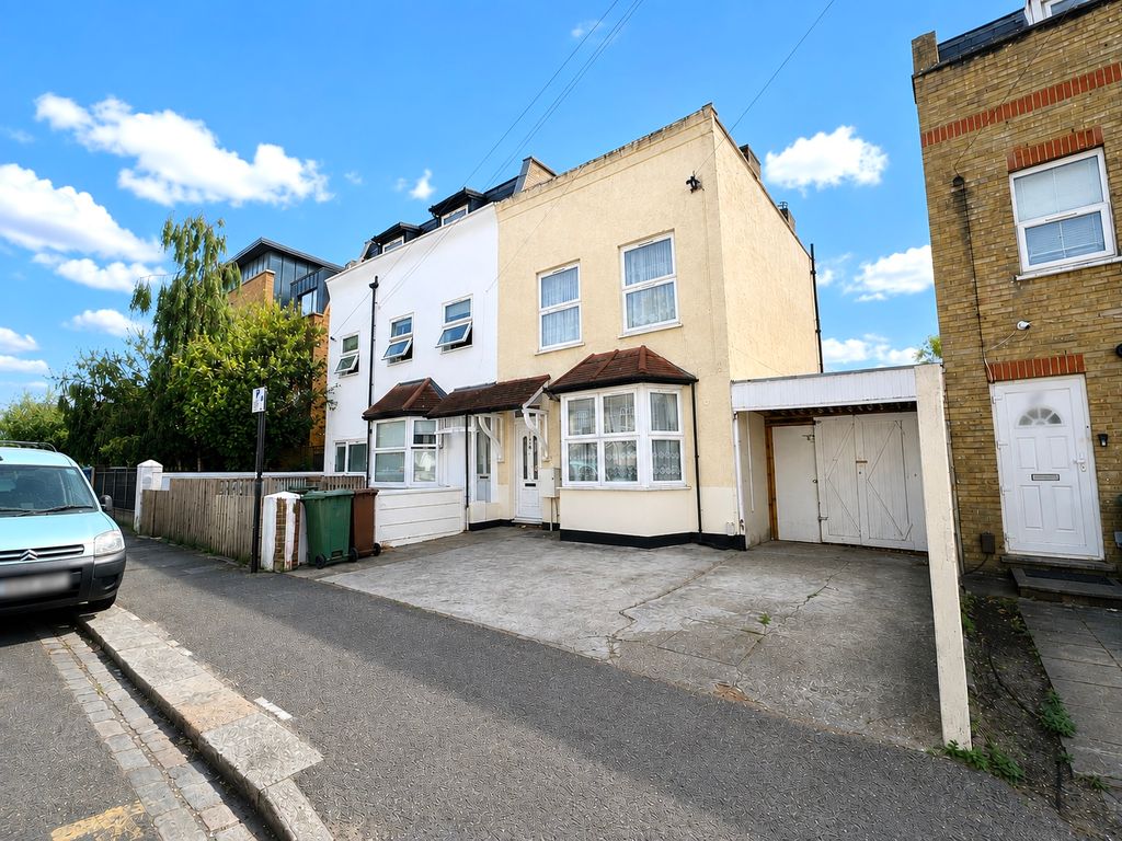 Property photo 1 of 21