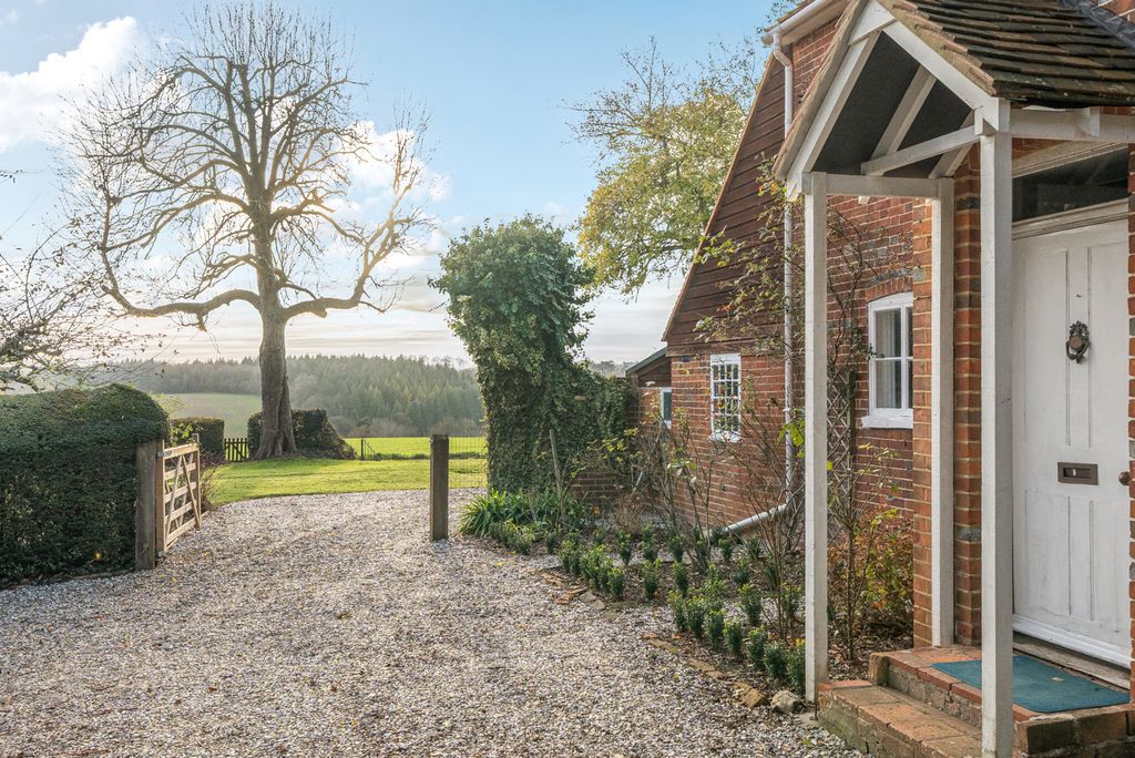 Property photo 2 of 33 1384809-32-69274F...