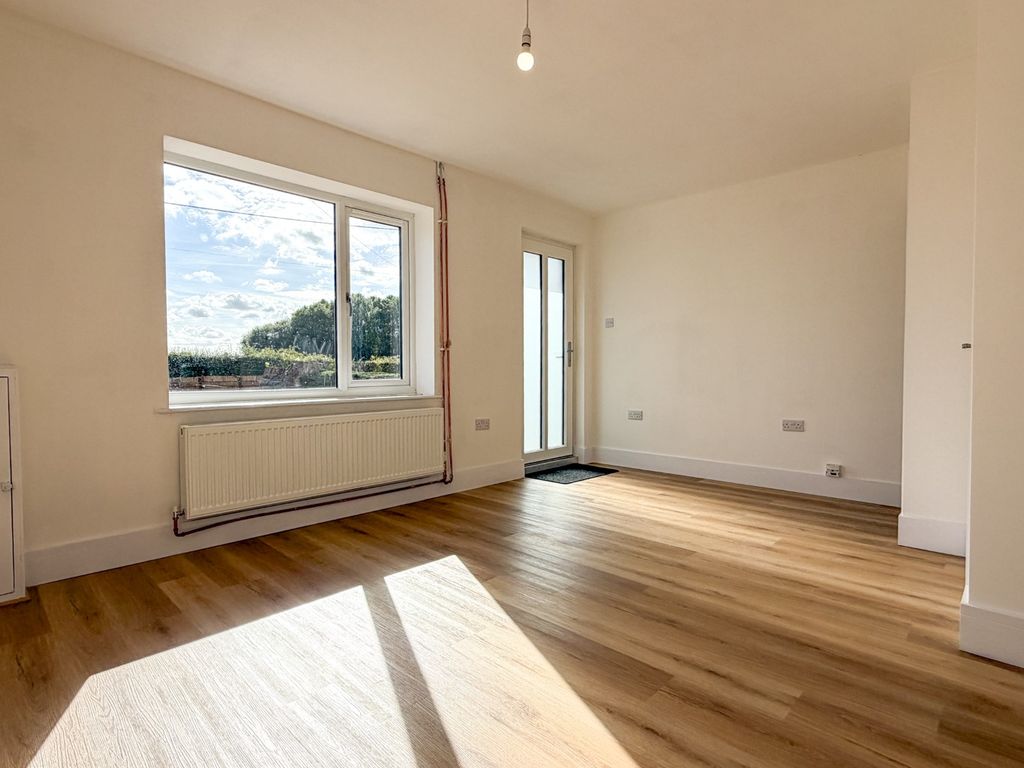 Property photo 2 of 19 5545505