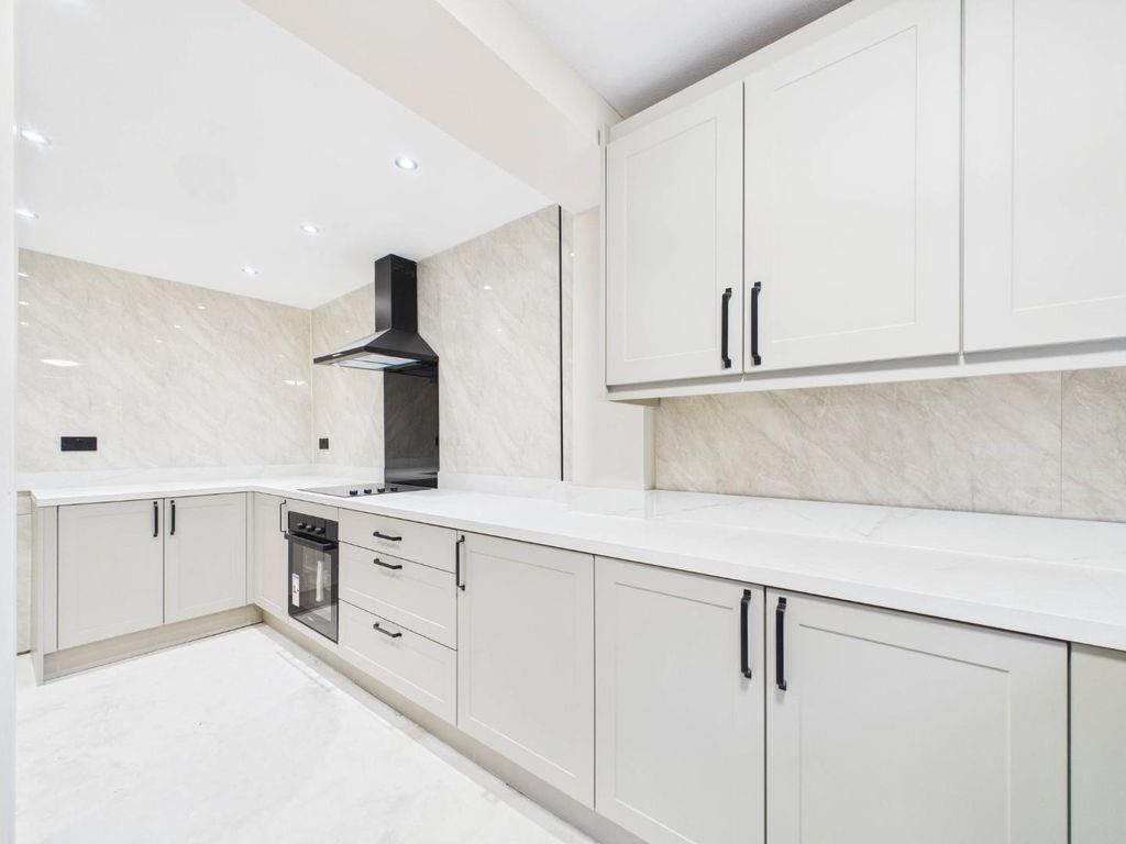 Property photo 2 of 22 Kitchen