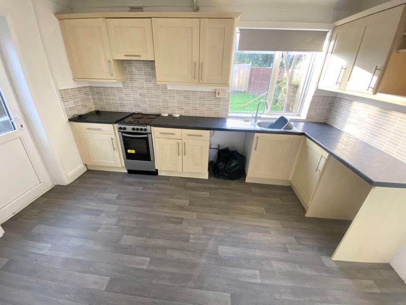 Property photo 3 of 8 Photo 4