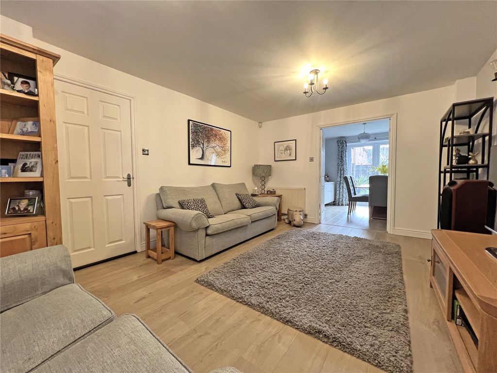 Property photo 3 of 21 Picture No. 23