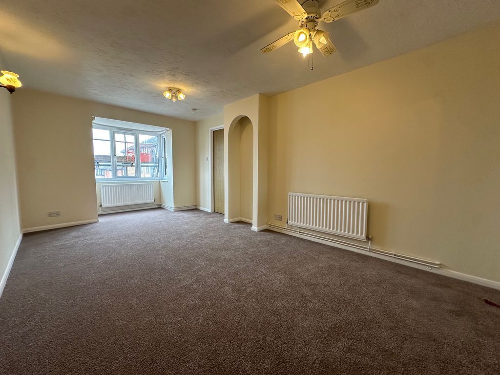 Property photo 3 of 7 Photo 2